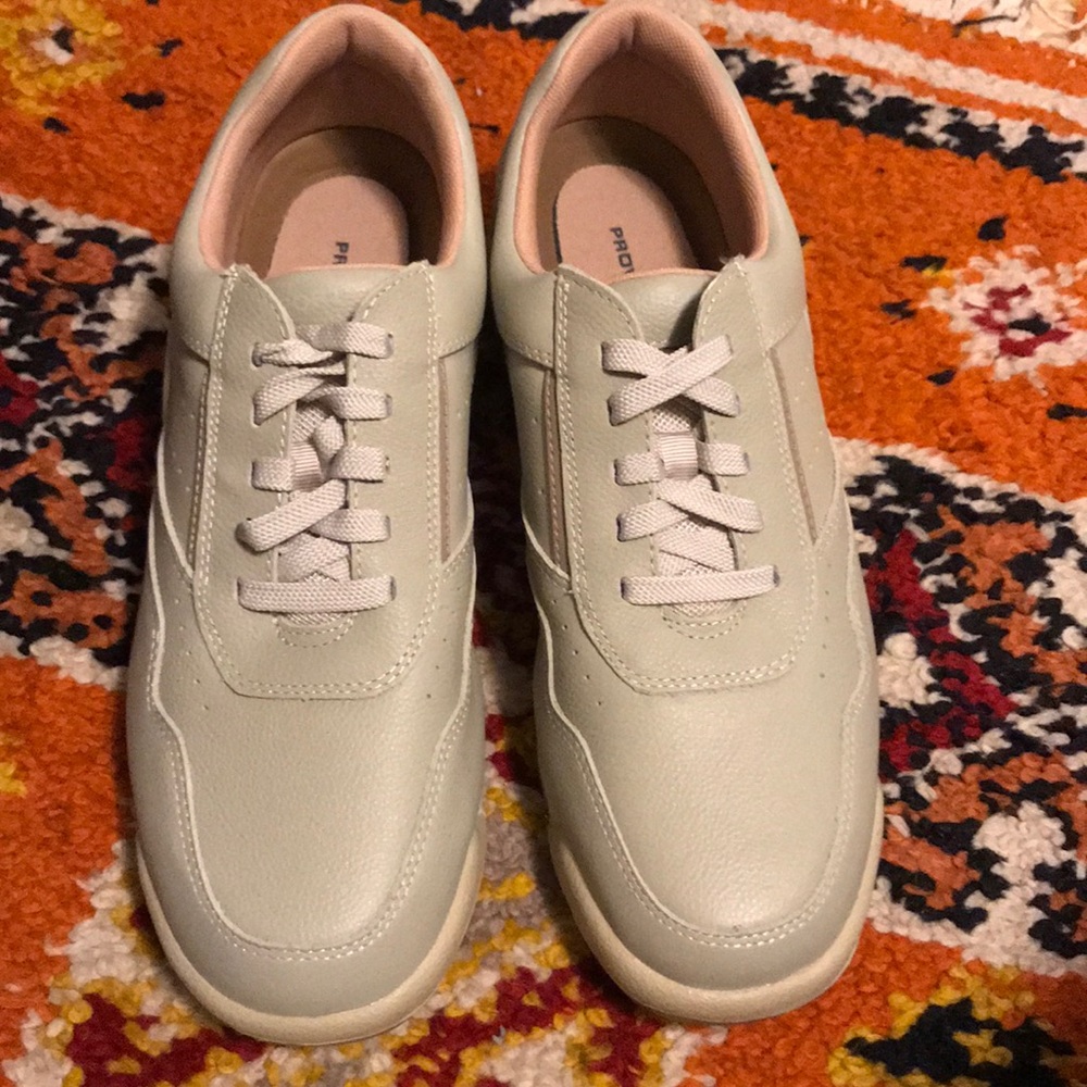 Rockport pro walker size 9.5